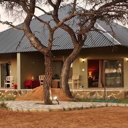 Africa Awaits Lodge & Safaris Gobabis Exteriör bild