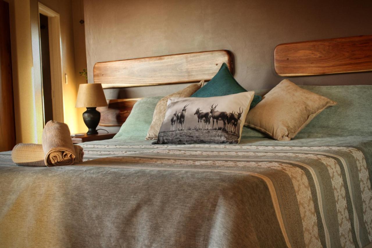 Africa Awaits Lodge & Safaris Gobabis Exteriör bild