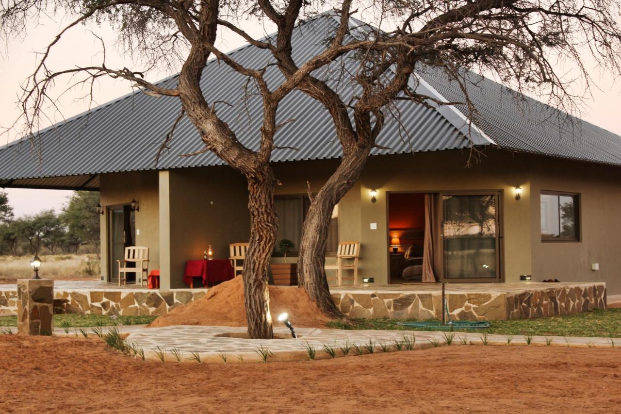 Africa Awaits Lodge & Safaris Gobabis Exteriör bild