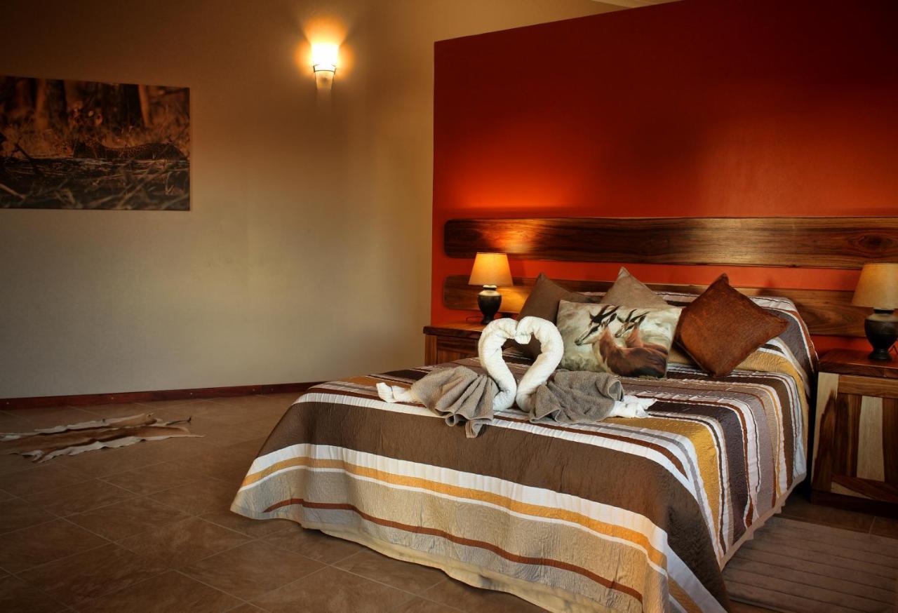Africa Awaits Lodge & Safaris Gobabis Exteriör bild