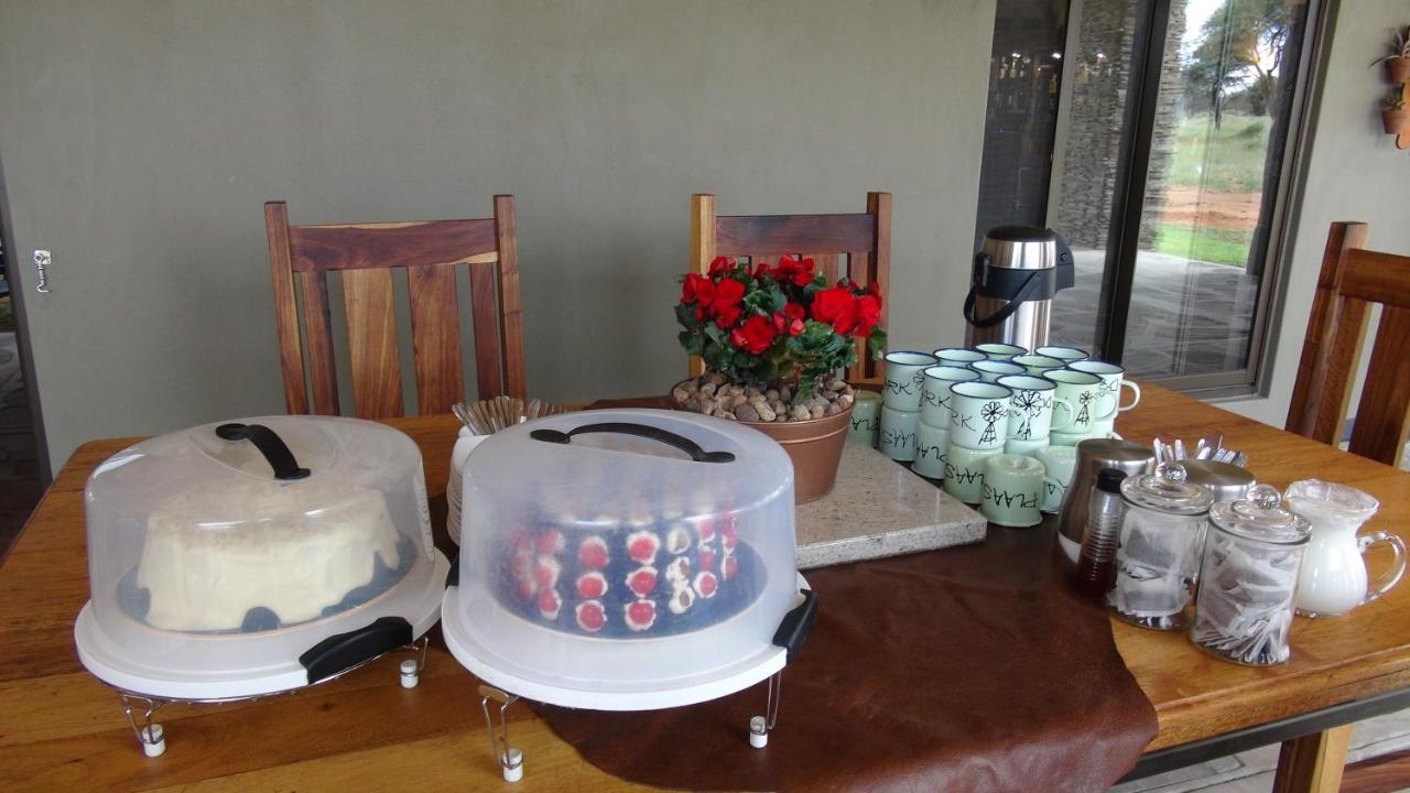 Africa Awaits Lodge & Safaris Gobabis Exteriör bild