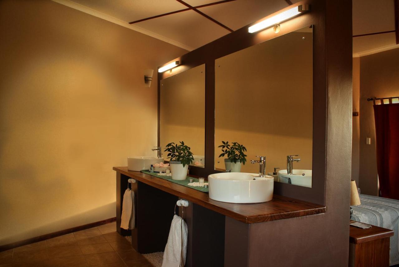Africa Awaits Lodge & Safaris Gobabis Exteriör bild