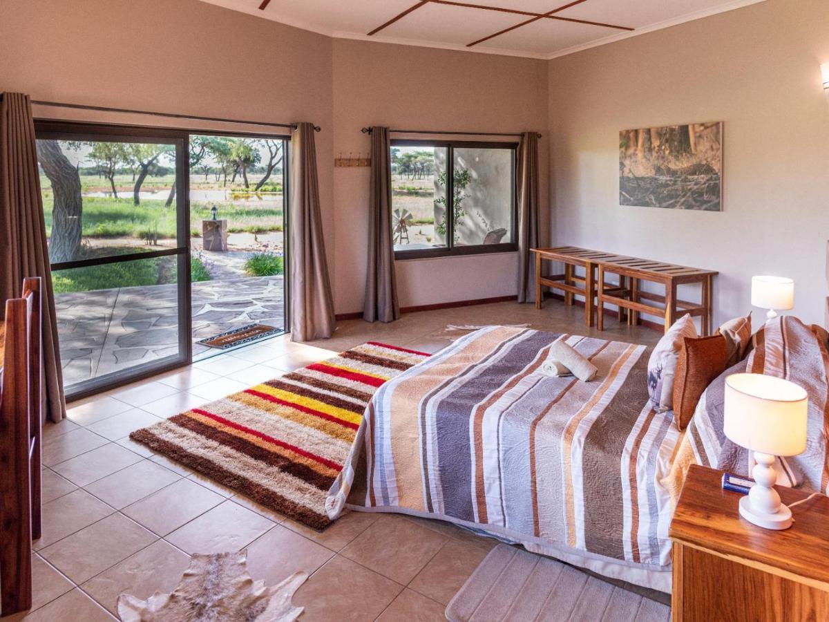 Africa Awaits Lodge & Safaris Gobabis Exteriör bild