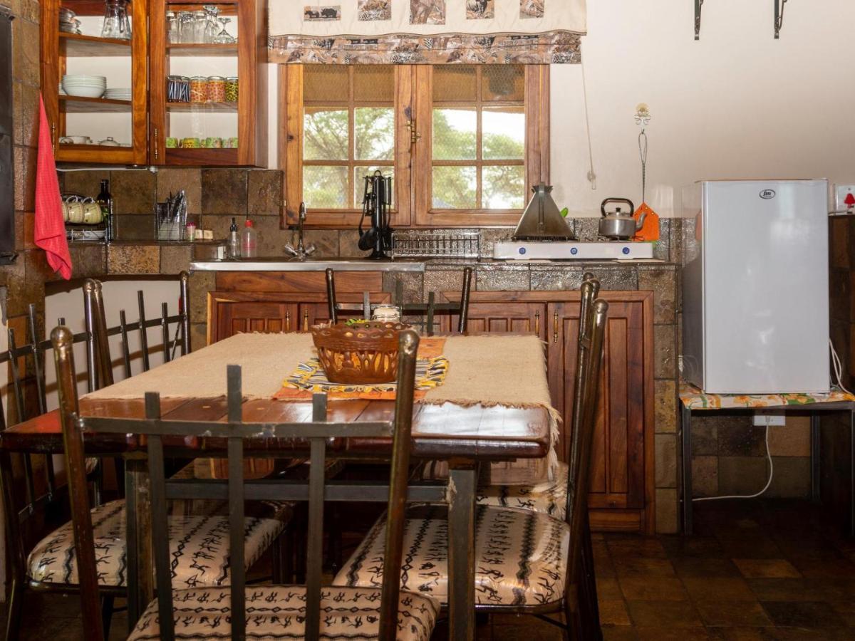 Africa Awaits Lodge & Safaris Gobabis Exteriör bild