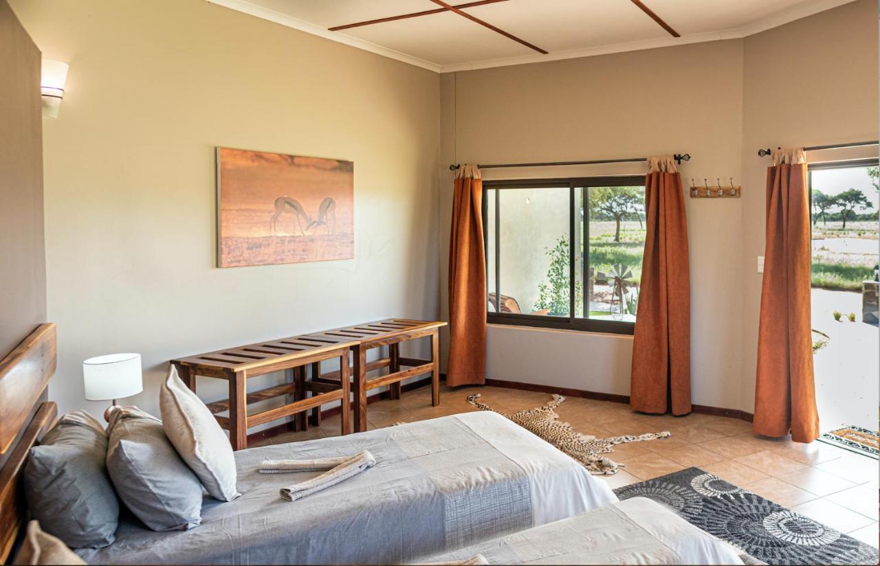 Africa Awaits Lodge & Safaris Gobabis Exteriör bild
