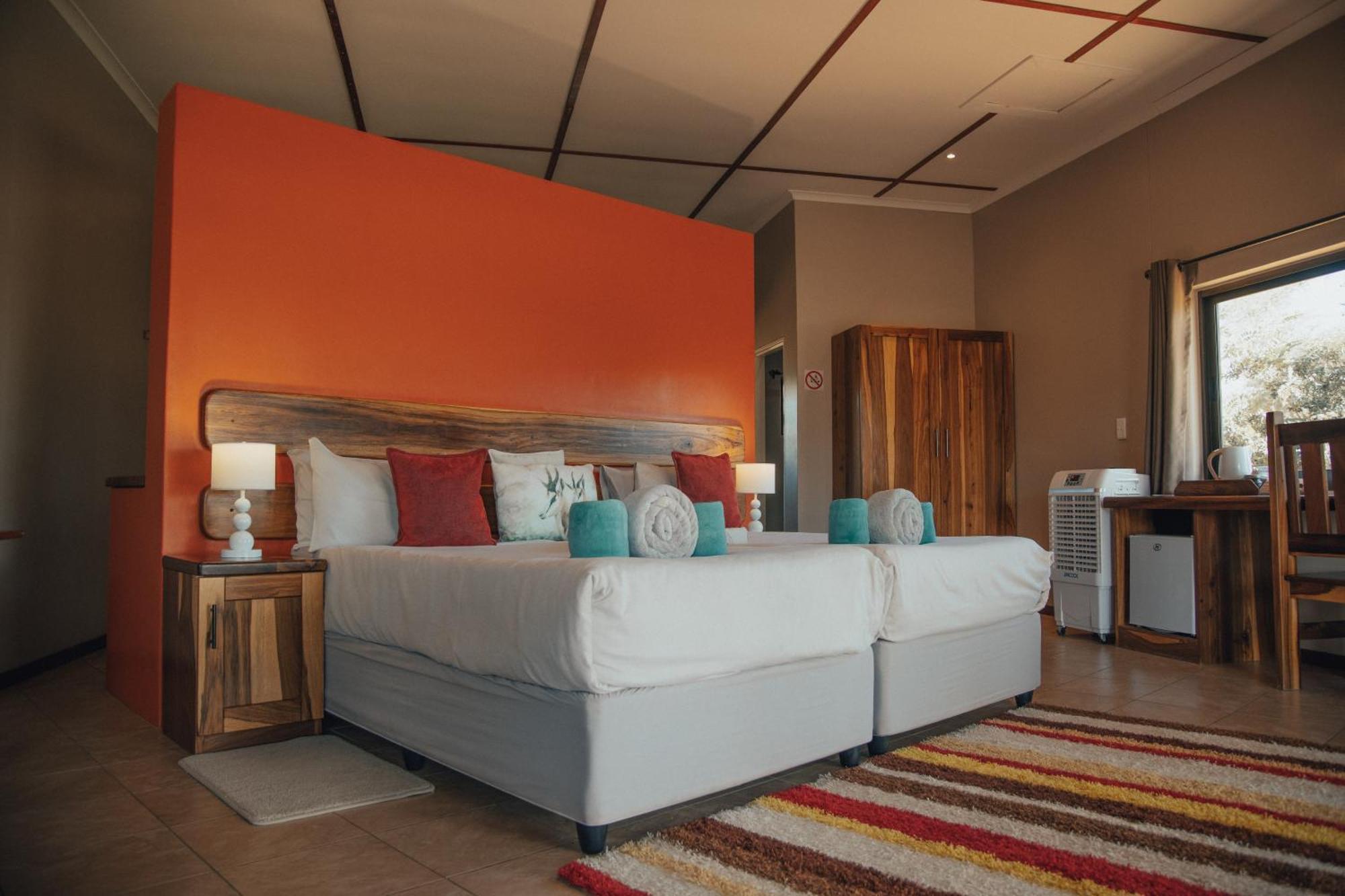 Africa Awaits Lodge & Safaris Gobabis Exteriör bild