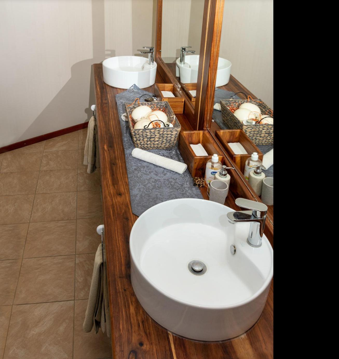 Africa Awaits Lodge & Safaris Gobabis Exteriör bild